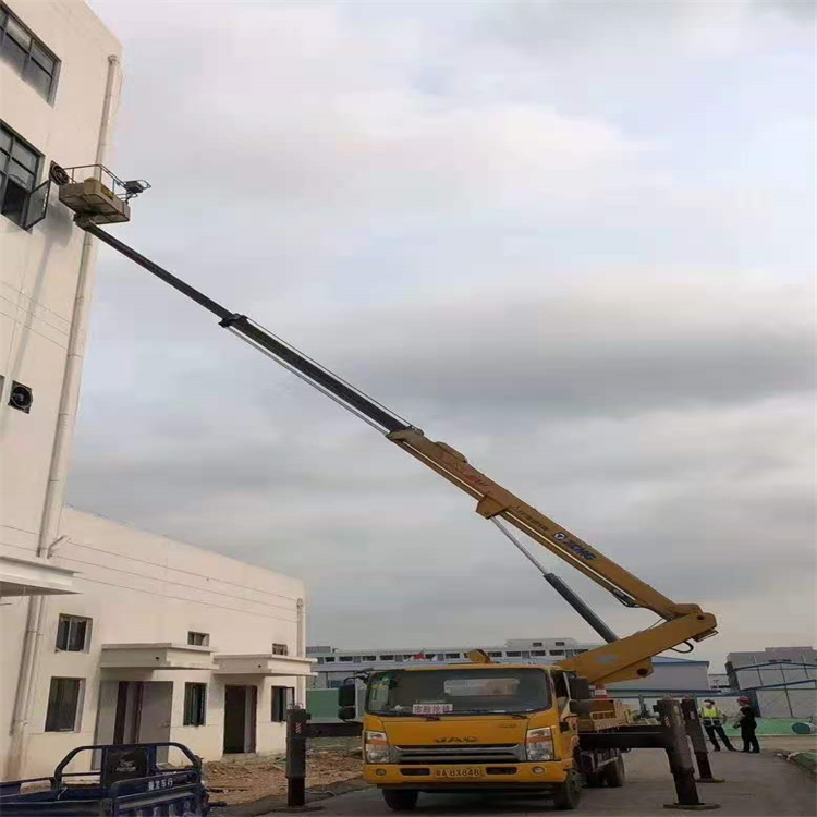 汉南吊车可以用吊笼吊人作业吗